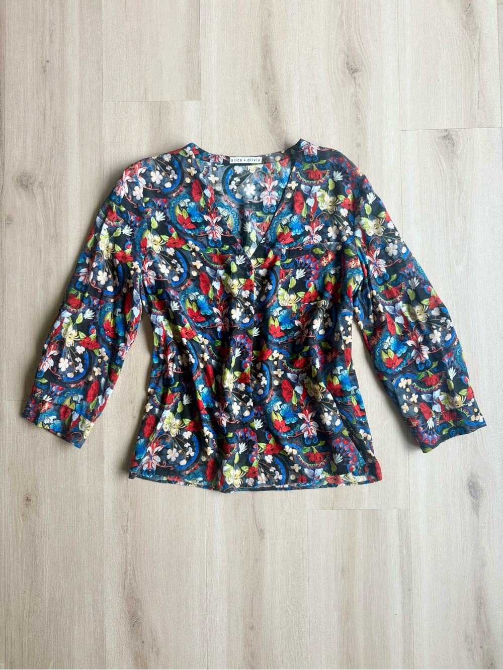 Alice and Olivia Colby Silk Island Watercolor Blouse size S